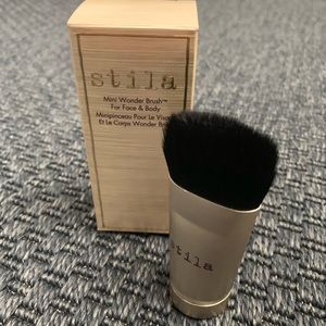 Stila Mini Wonder Brush